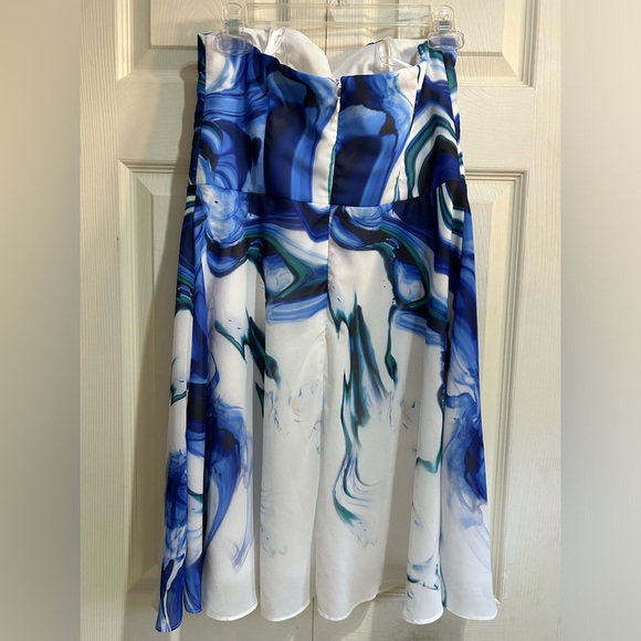 Le Château Blue/White/Green Strapless dress in Size Medium - Picture 2 of 2